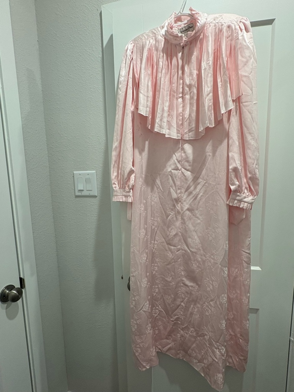VTG Christian Dior Soft Pink Nightgown Roses Long Sleeves Size Med Lounge Dress